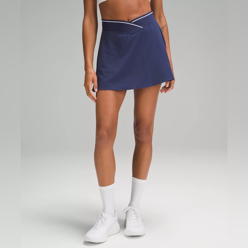 New With Tags - Lululemon - V-Waist Mid-Rise Tennis Skirt - Night Sea - Size 2